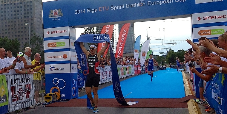 Sieger am Sprint Triathlon in Riga: Patrick Rhyner. (Bild Bruno Rhyner)