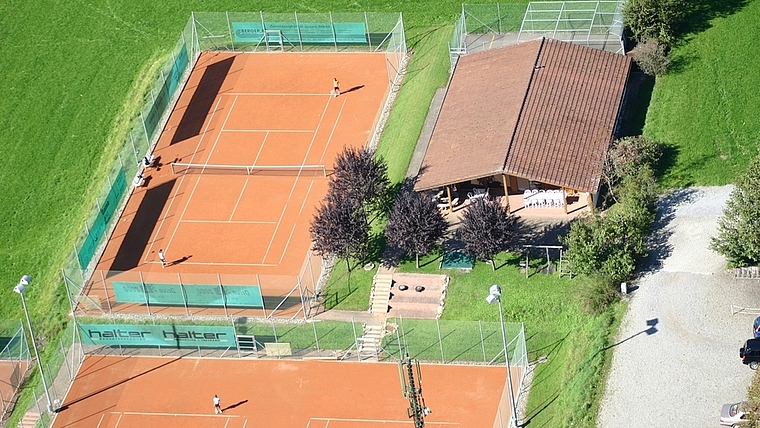 Die Stalliker Tennisanlage von oben. (Bild zvg.)