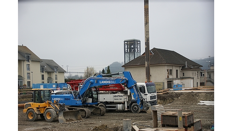Nach dem deutlichen Ja zum Neubau wird das bestehende Kirchengebäude in Bonstetten bald weichen. (Bild Thomas Stöckli)