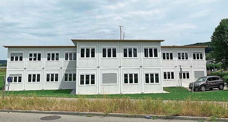 In diesem Container werden fünf Klassen mit Schülern aus dem MNA-Zentrum Lilienberg unterrichtet. (Bild Livia Häberling)