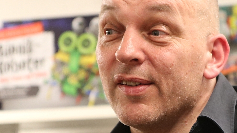 Tim Krohn versteht es, seine Leser und seine Zuhörer mit seinen Geschichten, die «so genau und so schlicht wie möglich» sind, zu fesseln. (Bild Regula Zellweger)
