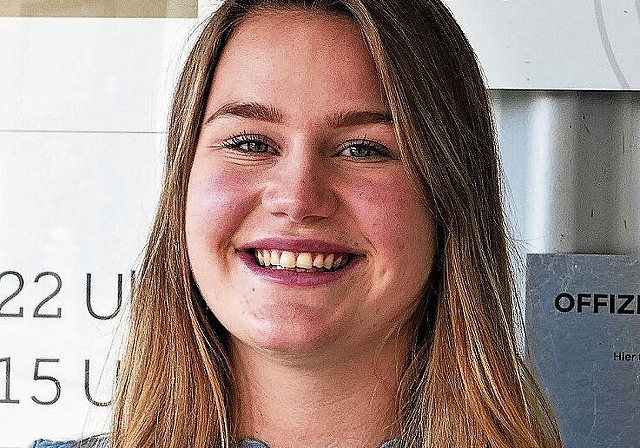 Kerstin Gut steht vor ihrem Abschluss als Fachfrau Bewegungs- und Gesundheitsförderung. Sie arbeitet im elterlichen Gesundheitszentrum in Mettmenstetten.