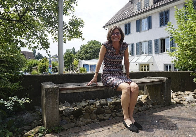 Gemeinderätin Claudia Bickel ist erfreut über die Bevölkerung in Knonau, die solidarisch mit den Geflüchteten ist. (Bild Luc Müller)
