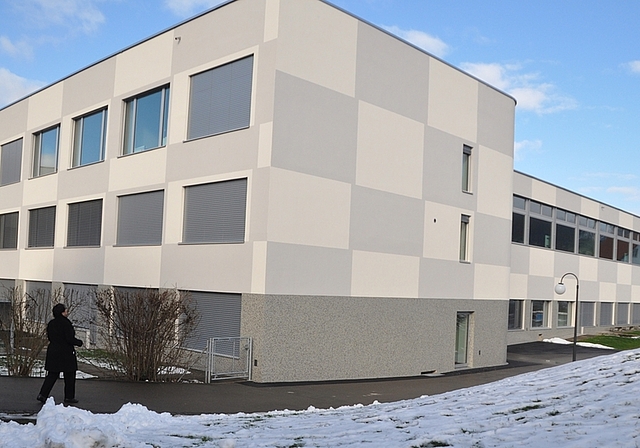 Die neue Fassade des Schulhauses Ennetgraben. (Bilder Werner Schneiter)