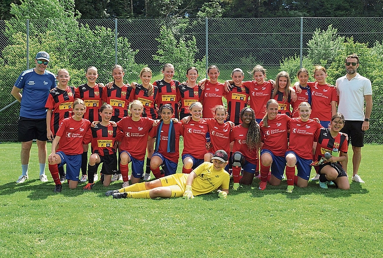 Bis vor Kurzem Gegnerinnen, jetzt gemeinsam im Team: Die neu gegründeten C-Juniorinnen des FF Albis Süd. (Bild zvg)