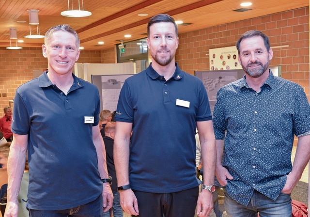 Prüfen mit der Realisierung des Mettmenstetter Wärmeverbunds den Bau eines riesigen unterirdischen Wärmespeichers (von links): Renercon-CEO Andreas Stalder und Energieberater Sascha Christen sowie Umag-Geschäftsführer Ueli Müller gaben entsprec