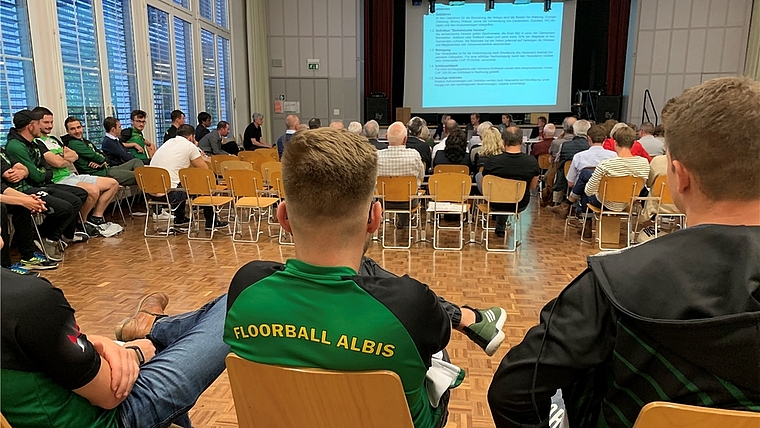 Floorball Albis bot viele Vereinsmitglieder zur GV auf, um ihrer Ablehnung gegen die Neudefinition einheimischer Vereine Nachachtung zu verschaffen. <em>(Bild sts)</em>