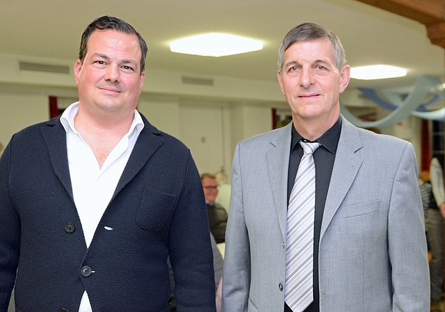 Gemeindepräsident Jakob Müller (rechts) und Finanzvorstand Martin Hunkeler konnten gute finanzielle Aussichten präsentieren. <em>(Bild bs)</em>