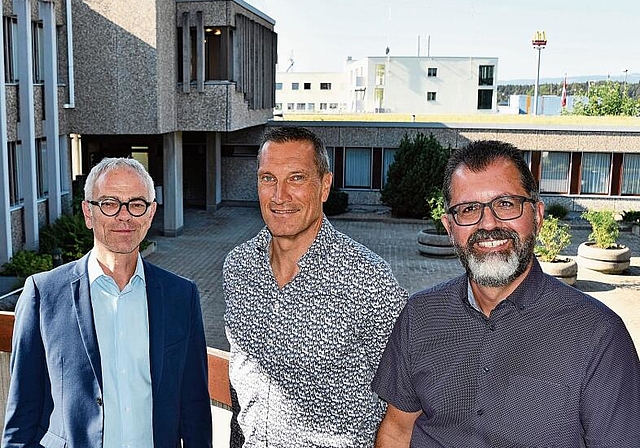 Sie warten auf die Arealstrategie für das Bezirksgebäude (von links): Peter Frey, Präsident des Bezirksgerichts, Adrian Peterhans, Bezirkschef der Kapo, und Claude Schmidt, Statthalter und Präsident des Bezirksrates. (Bild Werner Schneiter)