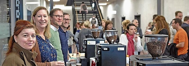 Der Elternbildungsmorgen bot zahlreich spannende Inputreferate sowie viel Zeit, um sich mit anderen Eltern bei Kaffee und Snacks über Herausforderungen und Chancen auszutauschen. (Bild Salomon Schneider)