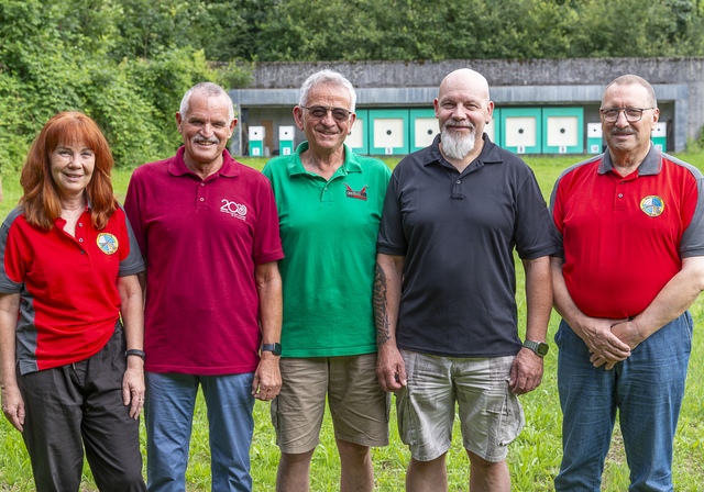 Vertreten das Säuliamt am Eidgenössischen Schützenfest in Aarau (von links): Caroline Hegetschweiler, Paul Stutz, Sebastiano Pagano, Rainer Casanova und Christian Hosig. (Bilder Daniel Vaia)