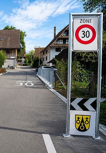 Diese Hitzeinsel in Maschwanden ist bei der Dörflistrasse zu verorten. Diese Hitzeinsel in Maschwanden ist bei der Dörflistrasse zu verorten.