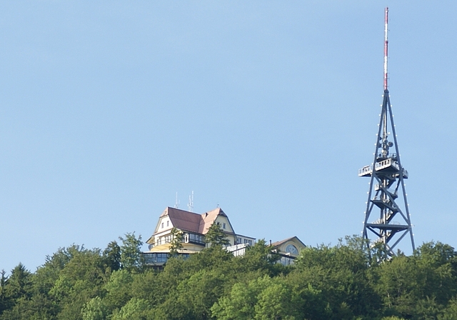 Die Besteigung des Aussichtsturms auf dem Üetliberg kostet neu zwei Franken, die Benutzung der Toiletten einen Franken. (Bild Thomas Stöckli)