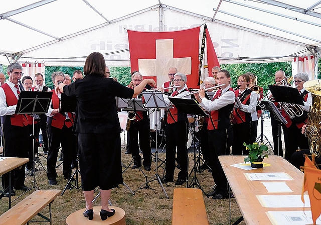 Traditionell begleitete der Musikverein Hedingen die Feierlichkeiten.
