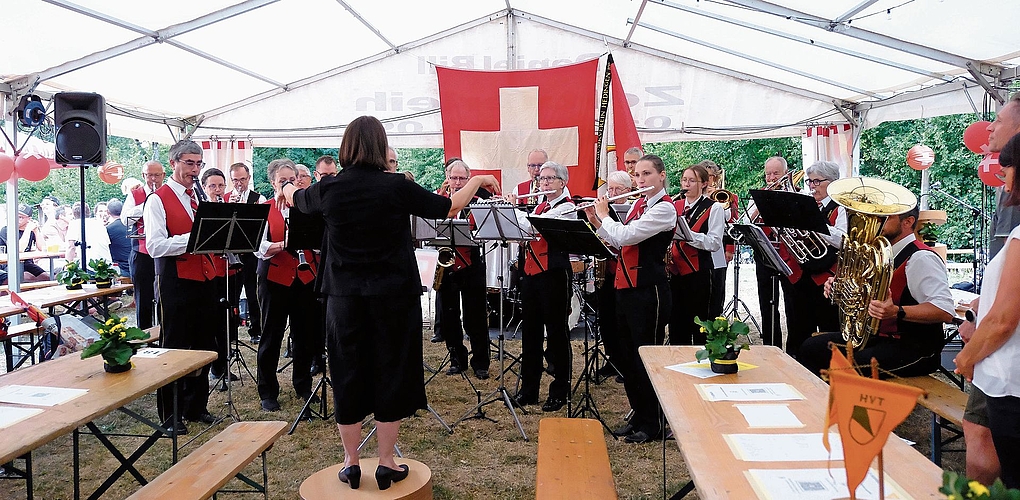 Traditionell begleitete der Musikverein Hedingen die Feierlichkeiten.