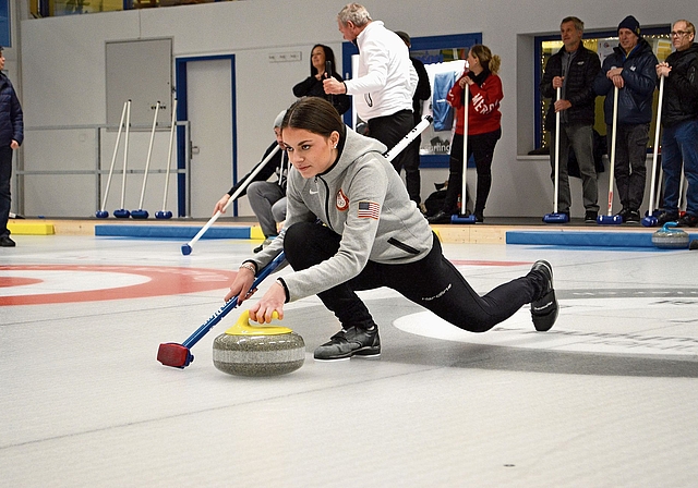 Das Curling-Gen hat Ladina Ramstein in die Wiege gelegt bekommen: Bereits Vater Marco und Mutter Claudia spielten Curling. (Bilder Irene Hung-König)