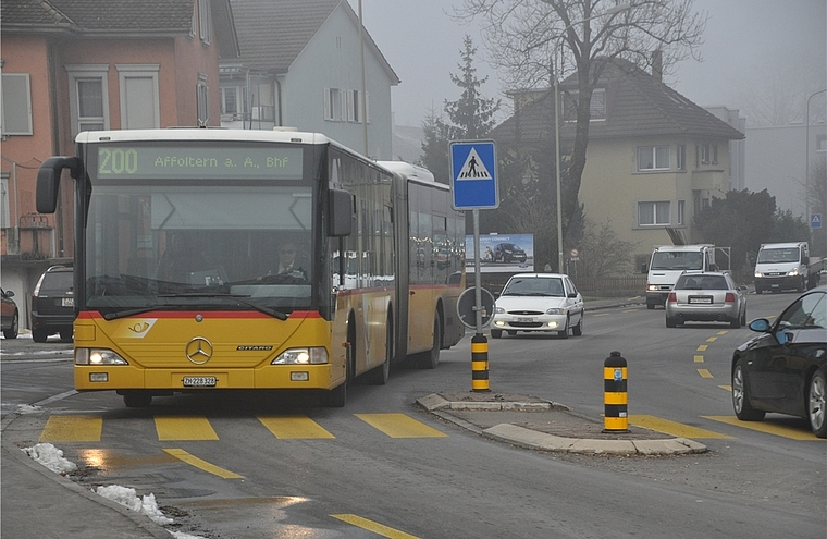 Auf der Schnellbus-Linie 200 von Zürich nach Affoltern wird Freitag und Samstag ein Abendbetrieb bis Mitternacht eingeführt. (Bild Werner Schneiter)