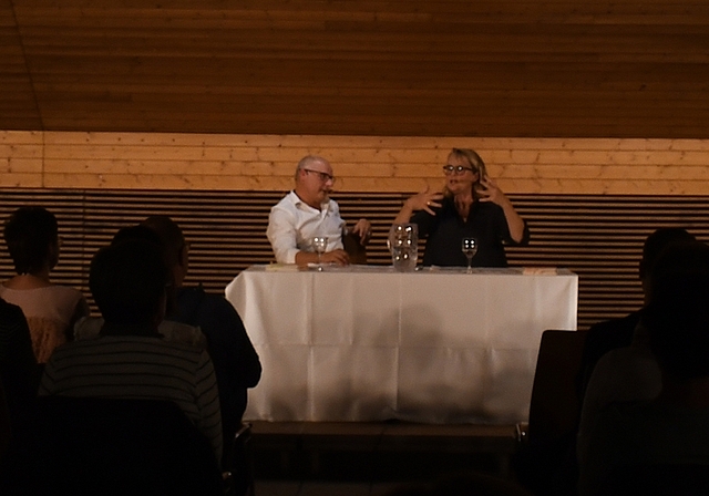 Steven Schneider und Sybil Schreiber hielten auch in Knonau am «Versus» fest. Sie hatte ihre Meinung, er eine andere. Und umgekehrt. <em>(Bild Livia Häberling)</em>