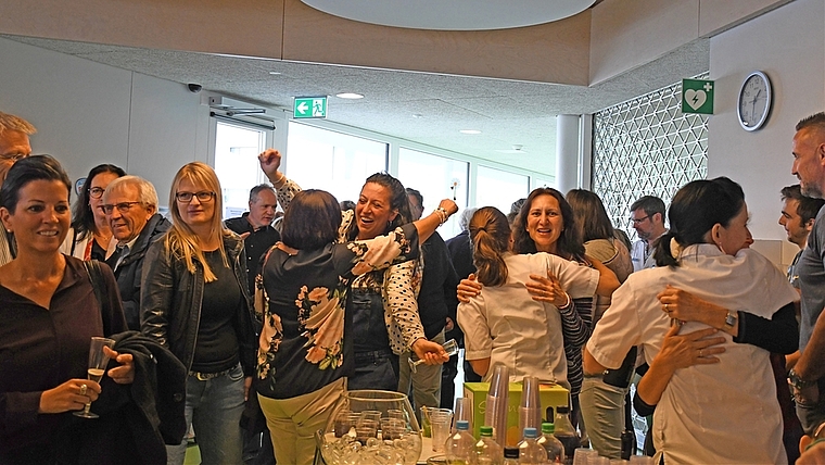 Die Abstimmungs-Resultate wurden am Sonntag im Spital-Restaurant Panorama gefeiert. <em>(Bild Livia Häberling)</em>
