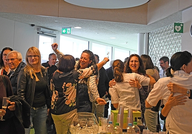Die Abstimmungs-Resultate wurden am Sonntag im Spital-Restaurant Panorama gefeiert. <em>(Bild Livia Häberling)</em>