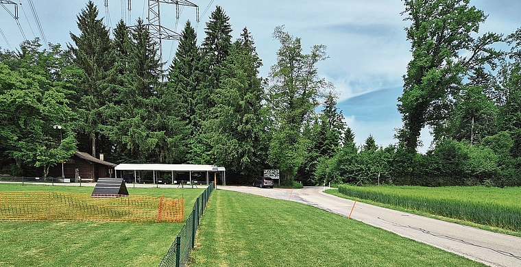 Ab dem Parkplatz des Kynologischen Vereins soll die Verbindung Bickwil-Obfelden bis Höhe Schützenhaus Zwillikon für Autos und Motorräder gesperrt werden. (Bild Werner Schneiter)