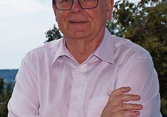 Macht als Schiedsrichter weiter: Claude Wuillemin. (Bild Ruedi Burkart)