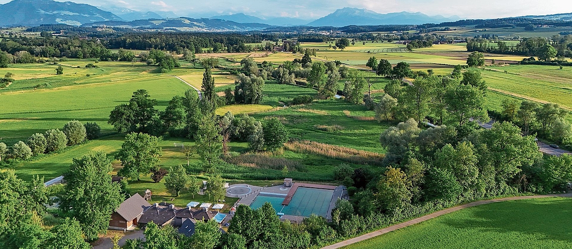 Eingebettet in eine Naturlandschaft: Das Maschwandner Naturbad erfreut sich grosser Beliebtheit. (Bild Ashanta Carnieletto)