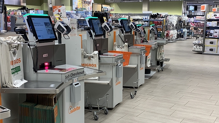 Bei den Self-Checkout-Kassen der Migros steht die Eile im Namen: «Subito» heisst das Konzept<em>. (Bild Livia Häberling) </em>