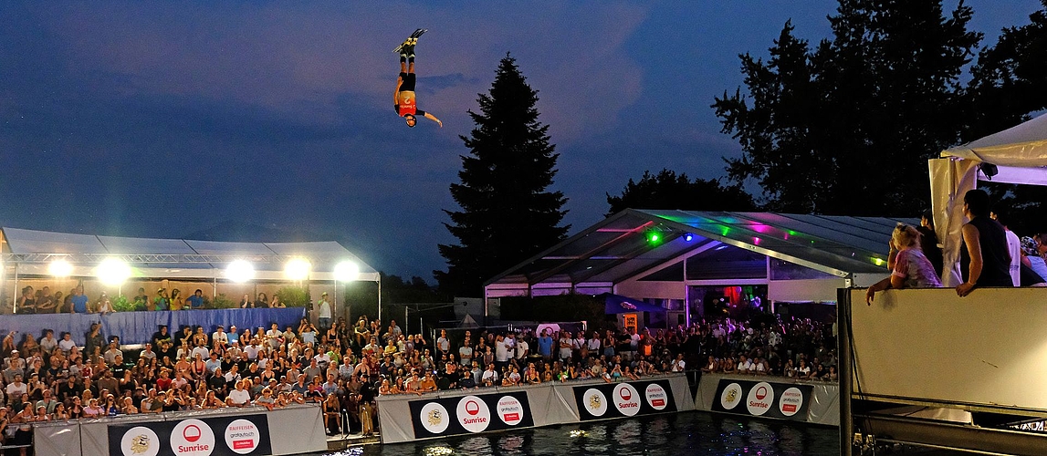 Der Sprung, der Pirmin Werner zum Sieg an der Freestyle Night 2026 verhalf. (Bilder Martin Platter)