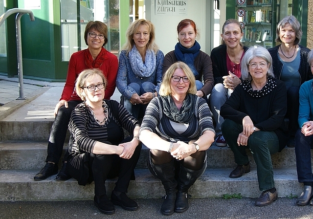 Das Team der Regionalbibliothek Affoltern. Vordere Reihe von links: Gabi Scherer, Ulla Schiesser, Karin Wieler und Barbara Schläfli. Hintere Reihe: Irene Scheurer, Katrin Sidler, Rahel Buchter, Barblin Fischer und Colette Fehlmann. (Bild zvg.)