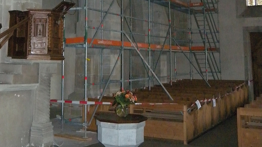 Durch das Gerüst ist die Kirche Kappel zurzeit nur teilweise benutzbar. Durch das Gerüst ist die Kirche Kappel zurzeit nur teilweise benutzbar.