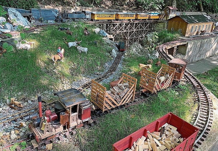 Einen Hauch vom Wilden Westen zaubert die Gartenmodellanlage nach Stallikon. (Bilder Stefan Schneiter)