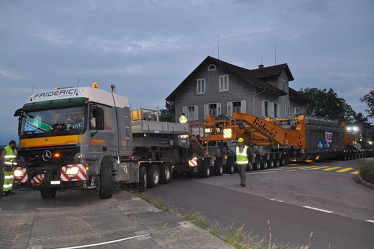 Der Abbieger beim Restaurant Hirschen – das letzte Hindernis vor dem Unterwerk. (Bild Werner Schneiter)