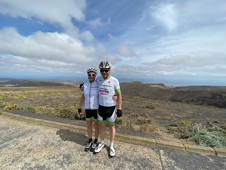 Erika Schmid und Bernhard Schneider am Samstag auf dem Mirador de Haria, als man sich auf Lanzarote noch frei bewegen durfte. Seit Sonntag darf das Haus oder Hotel nur noch in Ausnahmefällen verlassen werden. (Bild Erika Schmid)