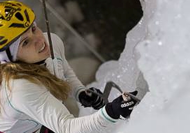 An der Eiswand eine Klasse für sich: Petra Klingler. (Bild zvg.)