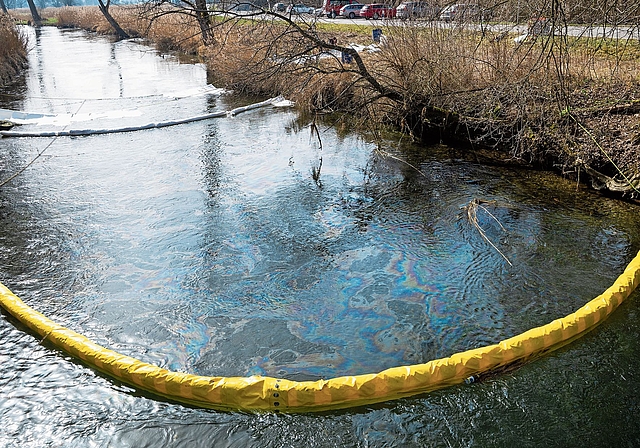 Die Massnahmen in Maschwanden wurden durch die freiwilligen Feuerwehren aus Maschwanden und Zug errichtet.
