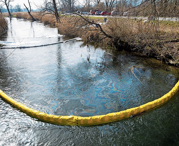 Die Massnahmen in Maschwanden wurden durch die freiwilligen Feuerwehren aus Maschwanden und Zug errichtet.