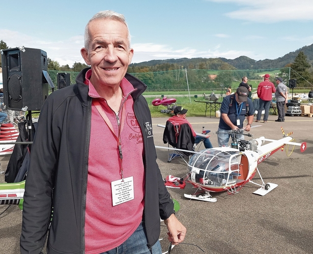 Wolfgang Auth, Public-Relations-Verantwortlicher des Flugtags Hausen, ist hocherfreut über die tolle Stimmung am diesjährigen Grossanlass.