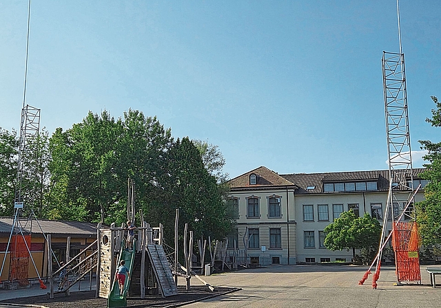 Baugespanne für den 21 Meter hohen Schulhausneubau auf dem Butzen-Areal.