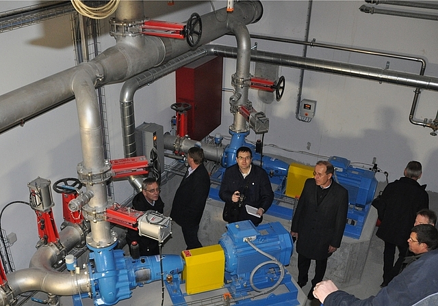 Blick ins Pumpwerk in der ARA Ottenbach, wo das Abwasser nach Unterlunkhofen gepumpt wird. (Archivbild)