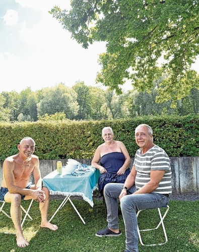 Harry (rechts) mit Benni und Roswita, seinen «Nachbarn». (Bilder Brigitte Reemts Flum)