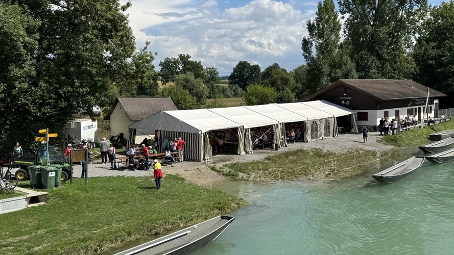 Die Ottenbacher Feier direkt an der Reuss. 