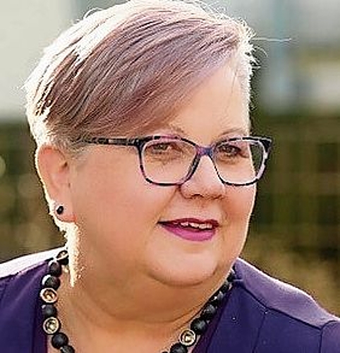 Brigitta Trinkler und Roland Buchmann treten in Knonau für das Gemeindepräsidium gegeneinander an. Brigitta Trinkler und Roland Buchmann treten in Knonau für das Gemeindepräsidium gegeneinander an.