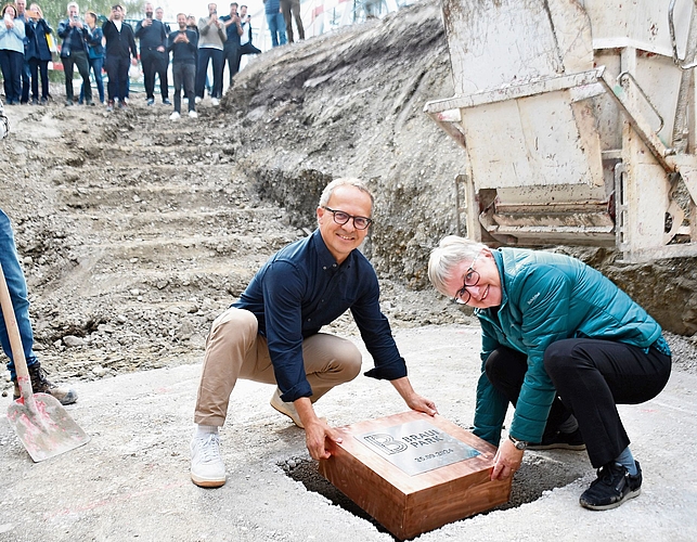 Beim Spatenstich zum Braui-Park im September 2024: Stadtpräsidentin Eveline Fenner und Architekt Erich Leutwyler. (Archivbild Werner Schneiter)