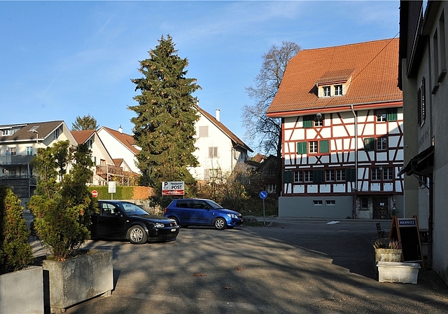 Der Gemeinderat Ottenbach nimmt die Einwände gegen seine Zentrumsplanung ernst und zieht die Vorlage für einen Planungskredit zurück, um das Thema an einer ausserordentlichen Gemeindeversammlung eingehend zu behandeln. (bs)