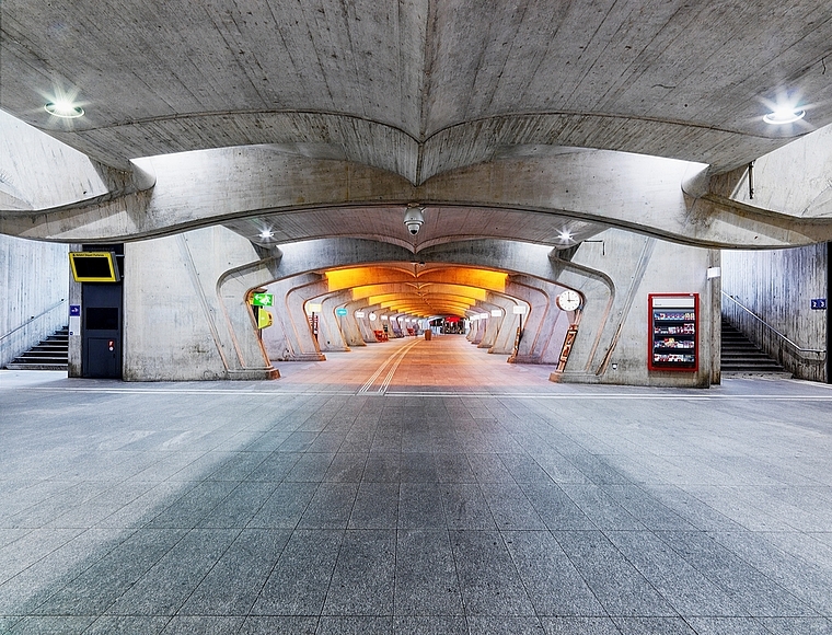 Was erwartet uns am Ende des Tunnels? Bahnhof Stadelhofen am 30.März 2020 am helllichten Tag. (Bild Philipp Rohner)