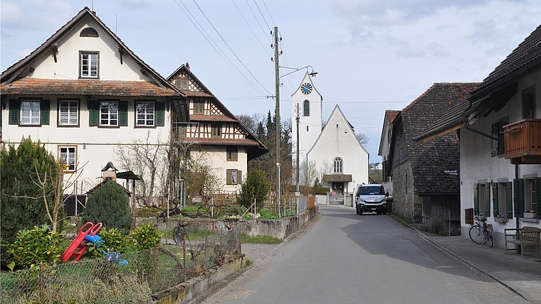 Ländlich geprägt, vergleichsweise tiefere Wohnkosten und niedrigere Bodenpreise als in anderen Ämtler Gemeinden: Maschwanden kommt im CS-Ranking über das frei verfügbare Einkommen sehr gut weg. (Bild Werner Schneiter)