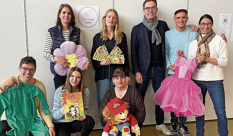 Das Organisationskomitee des Anlasses (hintere Reihe, von links): Isabelle Baur, Roberta Käslin, Michael Grimmer, David Exer, Esther Nievergelt sowie (vorne, von links): Fabian Kraxner, Sarah Hofmann und Monika Künzi. (Bild sic)