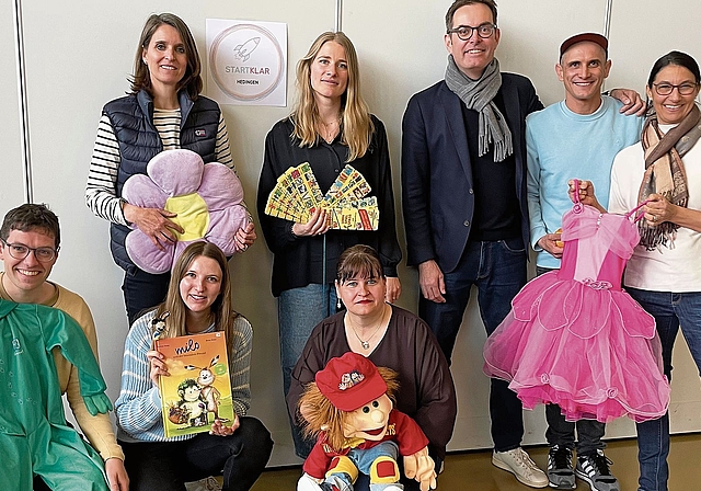 Das Organisationskomitee des Anlasses (hintere Reihe, von links): Isabelle Baur, Roberta Käslin, Michael Grimmer, David Exer, Esther Nievergelt sowie (vorne, von links): Fabian Kraxner, Sarah Hofmann und Monika Künzi. (Bild sic)