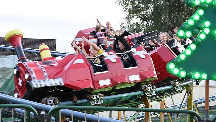 2018 kann die Mettmenstetter Chilbi – hier der rasante «Alpenblitz» – letztmals im Erspach stattfinden. <em>(Archivbild abo)</em>
